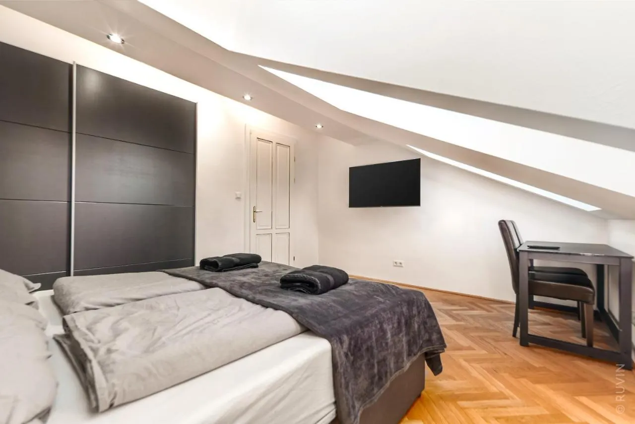 3 Bedroom Penthouse Ideal For Large Groups, 112 Vídeň Apartmán
